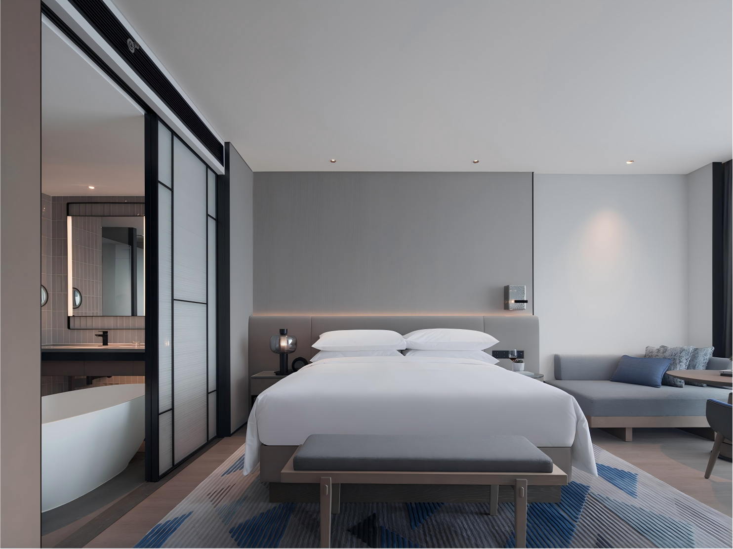 12modern-hotel-guest-room-with-bathroom-partition