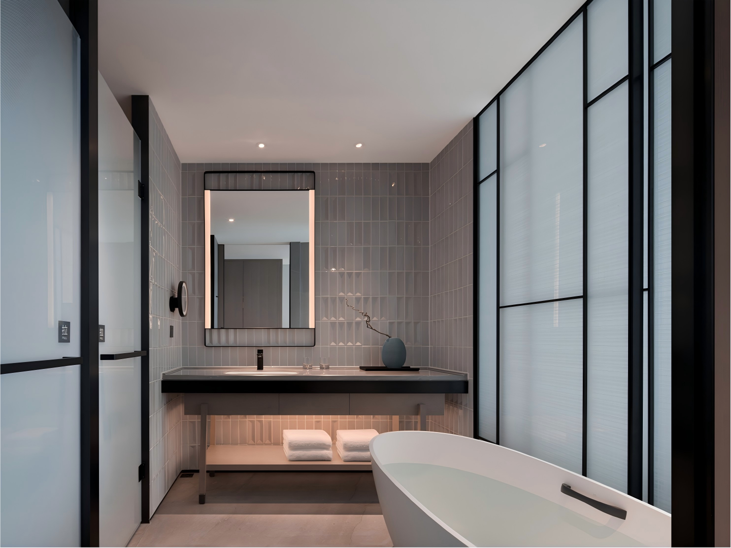 13contemporary-hotel-bathroom-vanity-with-glass-partition