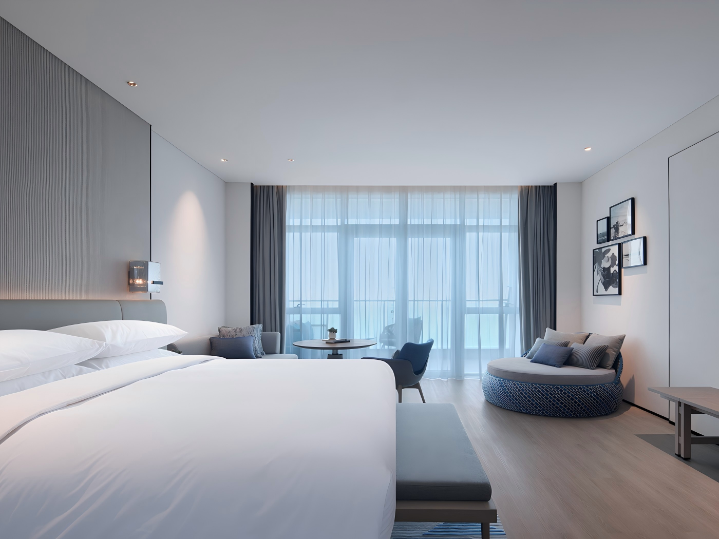 14luxury-hotel-guest-room-with-ocean-view