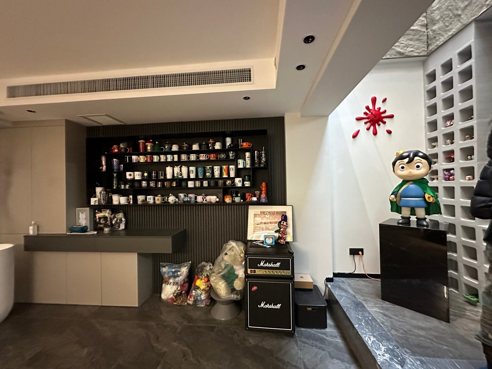 custom-cup-display-shelf-wall-cabinet