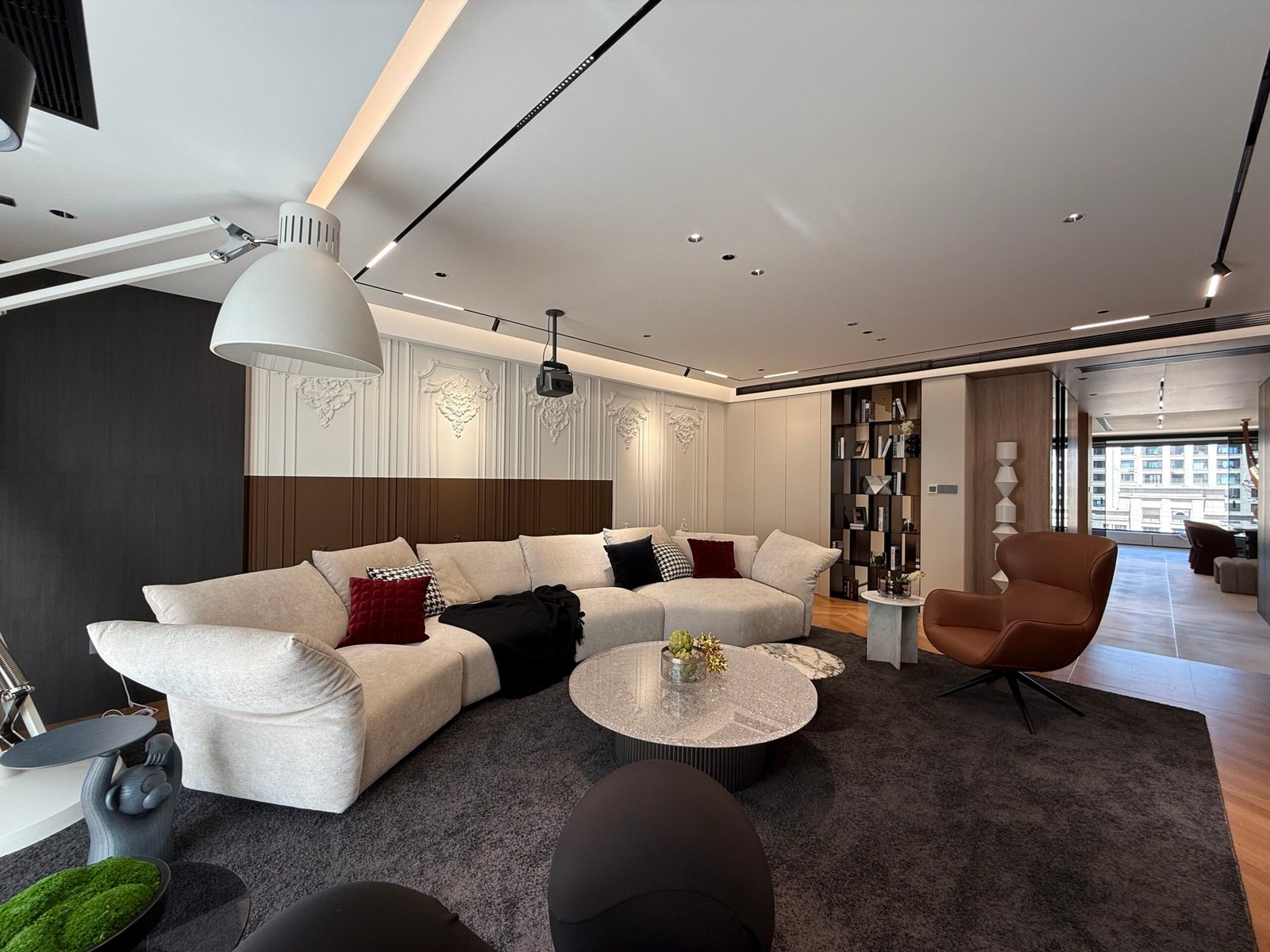 luxury-modern-living-room-custom-tv-wall