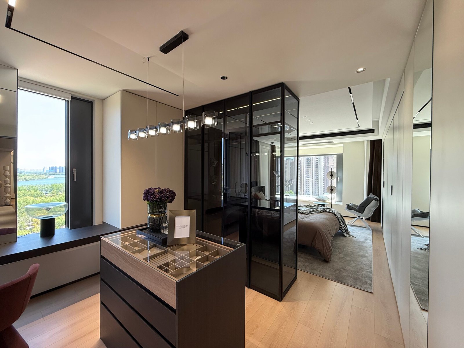 luxury-walk-in-closet-glass-wardrobe-design