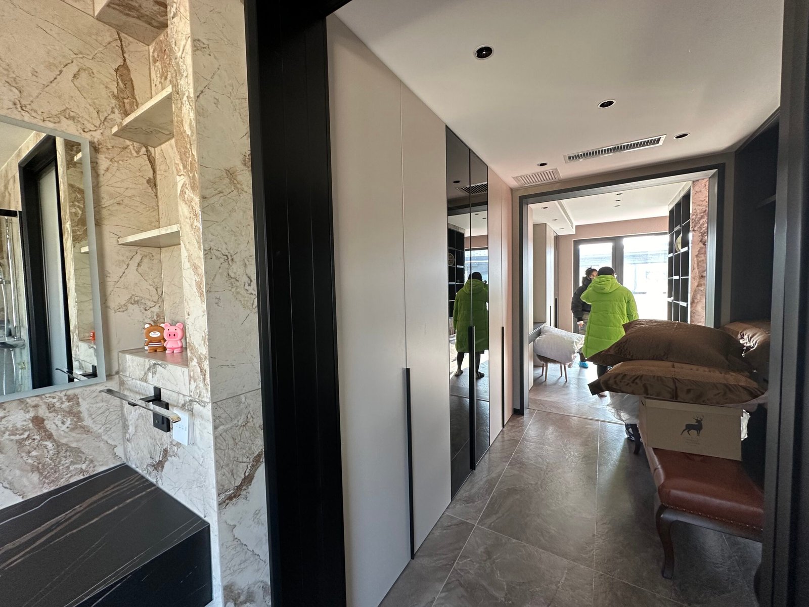 marble-bathroom-vanity-and-wardrobe