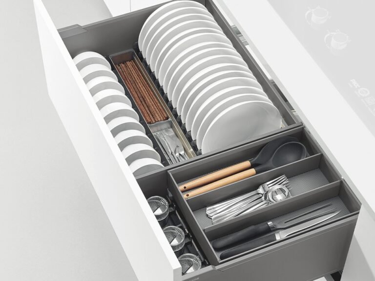 minimalist-kitchen-lower-cabinet-storage