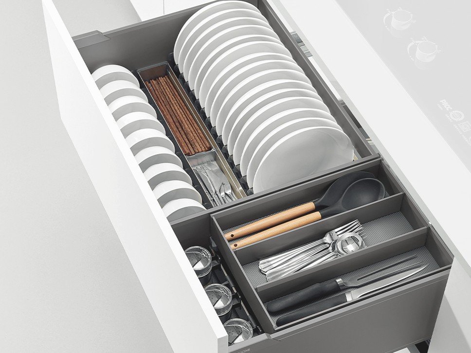 minimalist-kitchen-lower-cabinet-storage