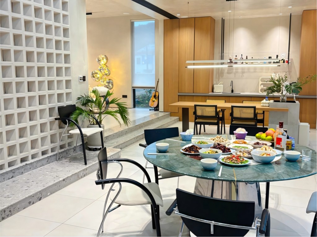 Minimalist modern dining room layout