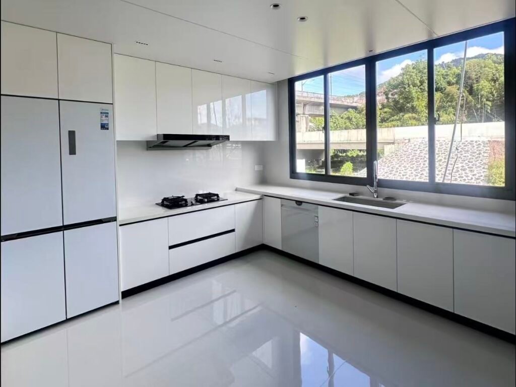 L-shaped kitchen cabinets with corner storage