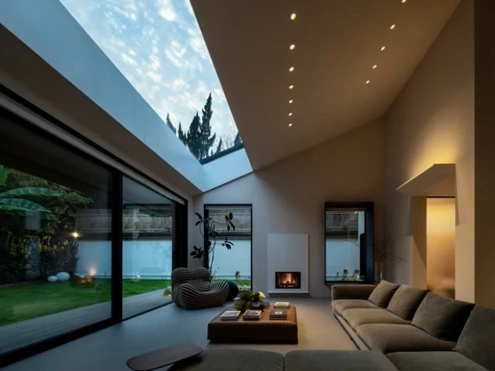 Custom aluminum skylight window