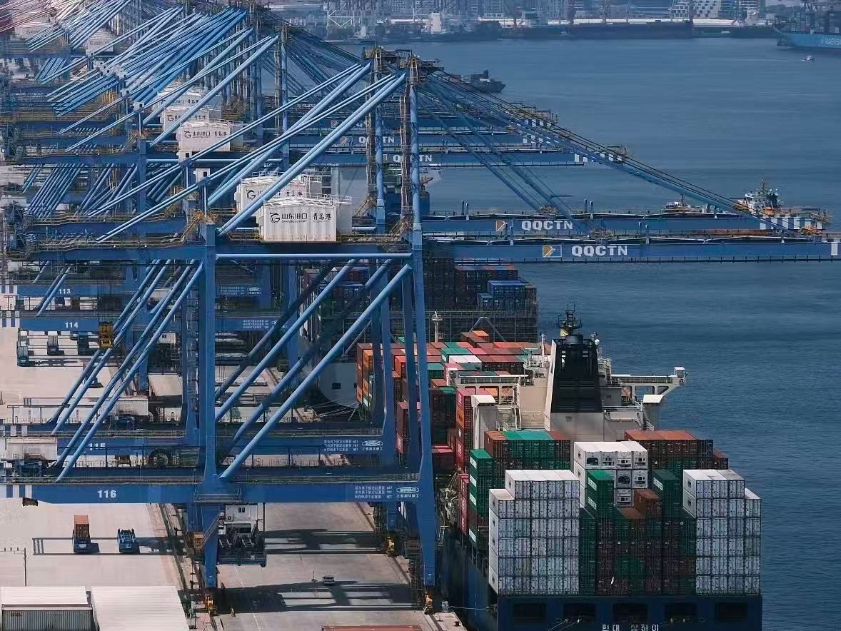 Custom cabinet container loading and international shipping