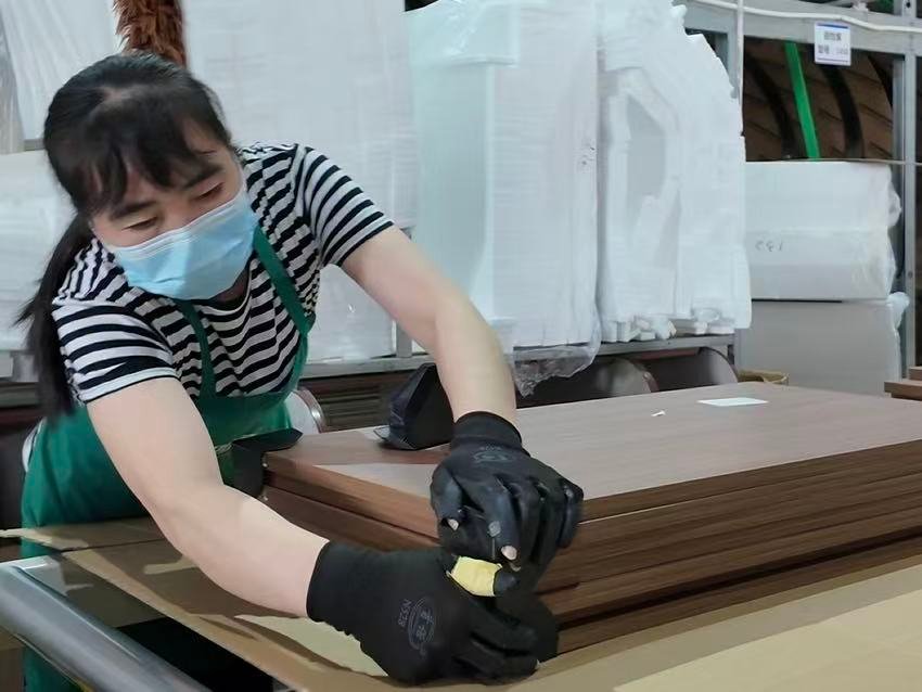 Custom furniture packaging for overseas shipment