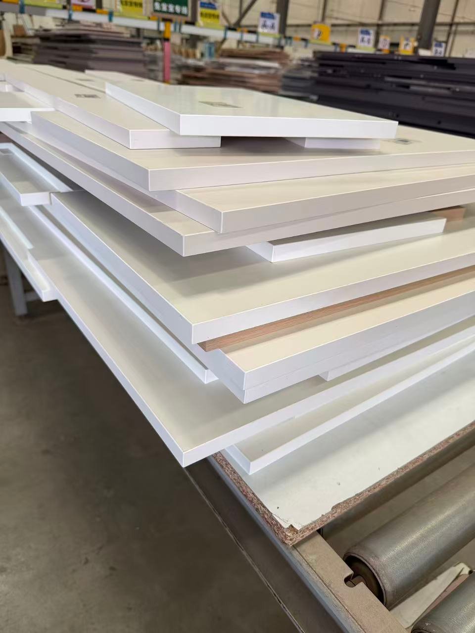 Edge banded slab kitchen cabinet door