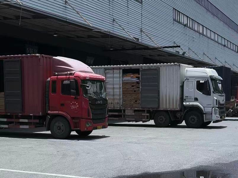 Overseas custom furniture transportation and delivery