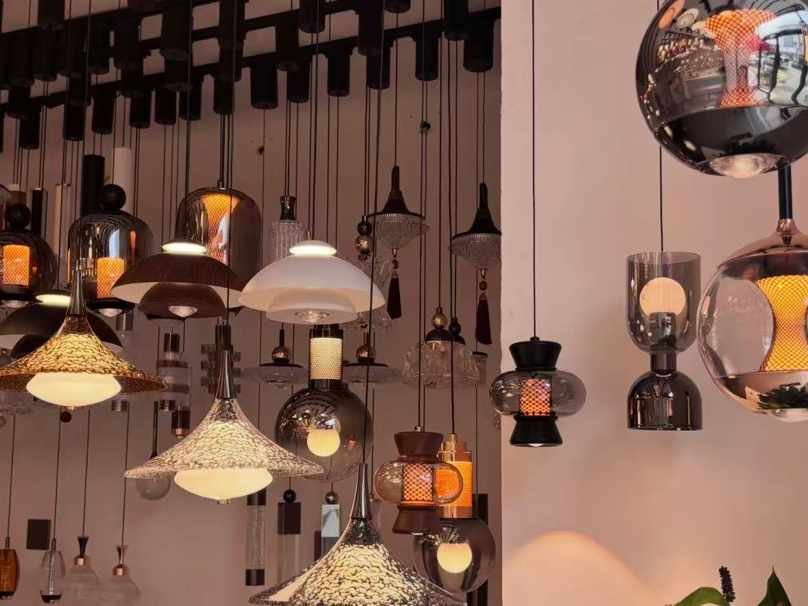 Decorative pendant lighting for modern interior projects