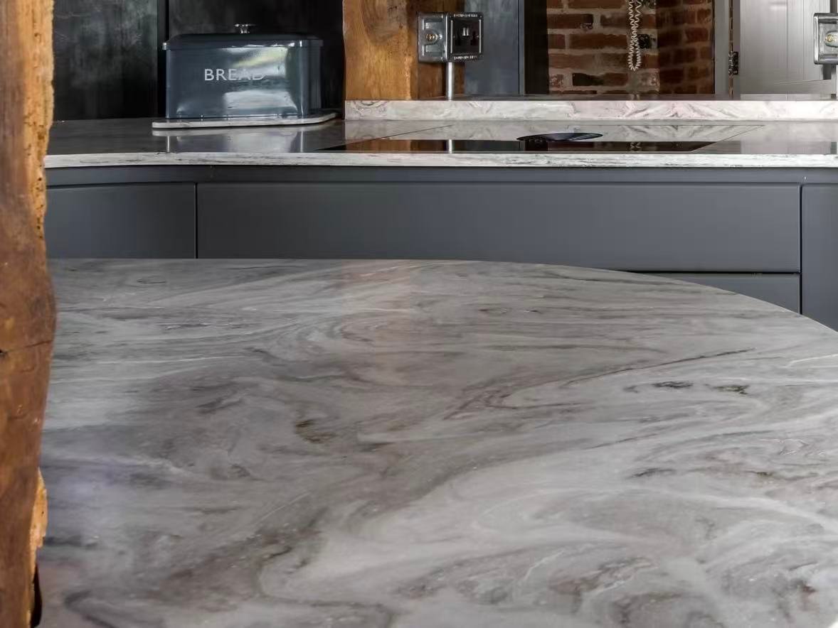 Solid surface kitchen countertop seamless design